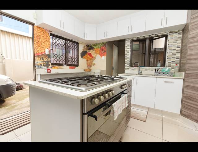3 BEDROOM HOUSE FOR SALE IN MONTFORD